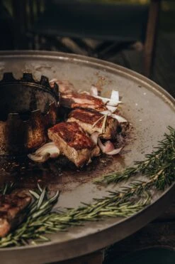 Monolith Kamado Icon 12 Monolith Kamado Icon -Lodge Store 2019 08 14Tim sBuddy MonolithShooting268