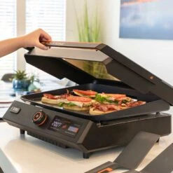 Blackstone 17'' Electric Tabletop Griddle - Plancha Elettrica -Lodge Store 8000 17EseriesGriddle StGHouse 23