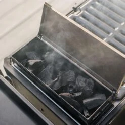 Masterbuilt - Griglia Portatile A Carbone -Lodge Store MB20040822 04 Hopper Etail