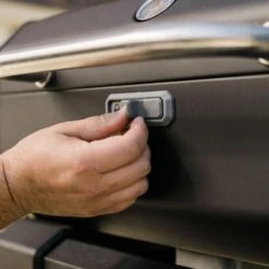 Masterbuilt - Griglia Portatile A Carbone -Lodge Store MB20040822 08 Control Etail