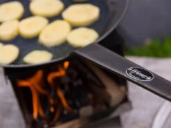 Petromax - Padella SP28 In Ferro Battuto 9 Petromax - Padella SP28 In Ferro Battuto -Lodge Store Schmiedeeiserne Pfanne SP Serie 3 43520ce9 addb 42dc a68a 5539d590df05